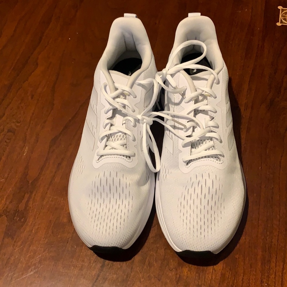 Nike Tennis Shoes